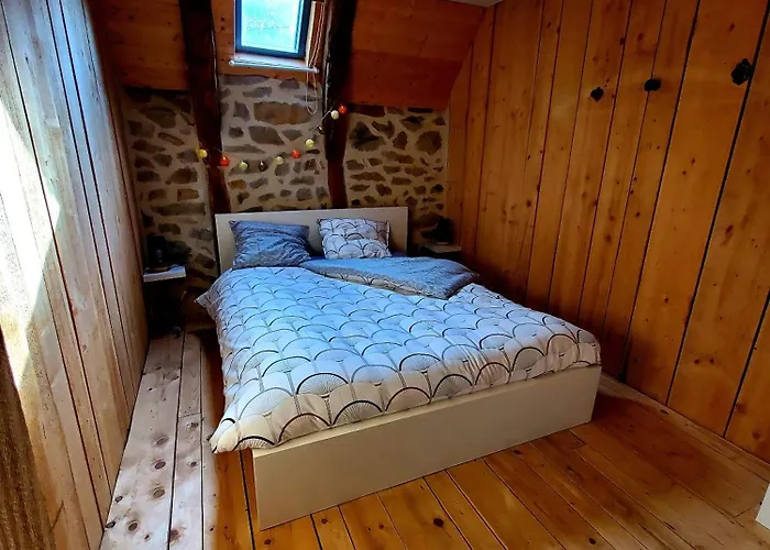 La Grange Aux Frenes -gite 6 Personnes- Tranquillite, Nature Et Confort *