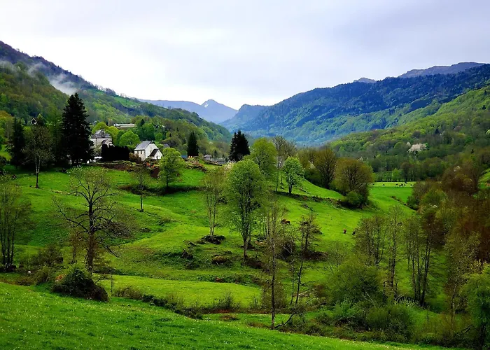 Holiday home La Grange Aux Frenes -gite 6 Personnes- Tranquillite, Nature Et Confort Le Vaulmier